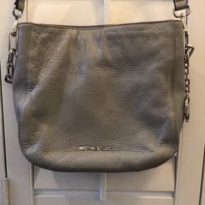 Michael Kors gray crossbody or shoulder bag. Silvertone hardware PERFECT size 😍